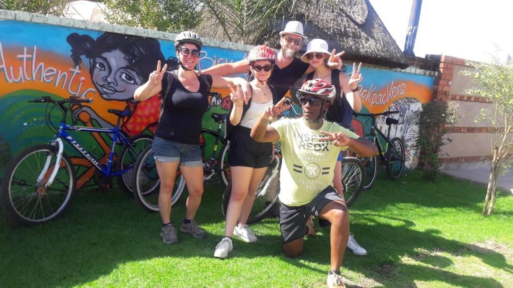 Authentic Bicycle Tours And Backpackers Hostel Soweto Bagian luar foto