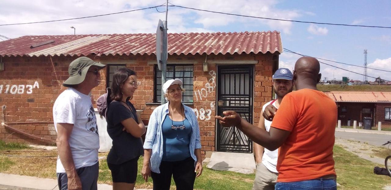 Authentic Bicycle Tours And Backpackers Hostel Soweto Bagian luar foto