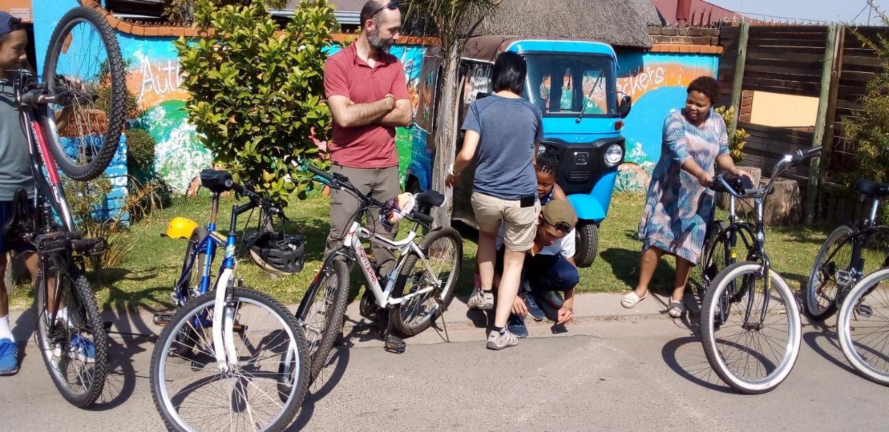 Authentic Bicycle Tours And Backpackers Hostel Soweto Bagian luar foto