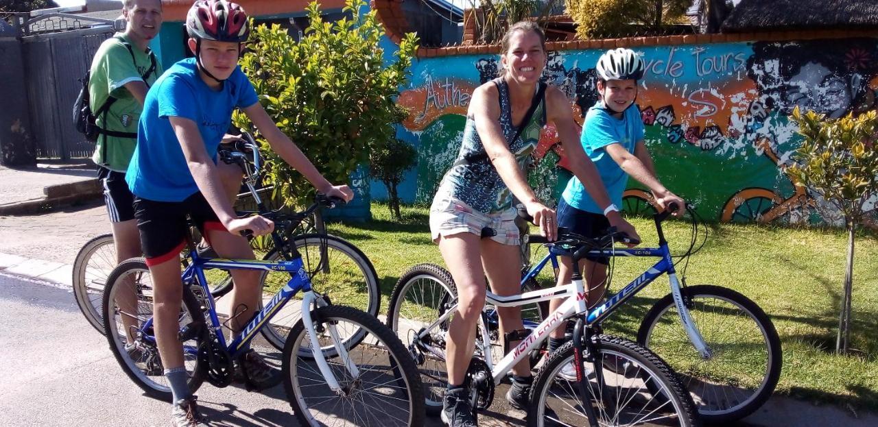 Authentic Bicycle Tours And Backpackers Hostel Soweto Bagian luar foto
