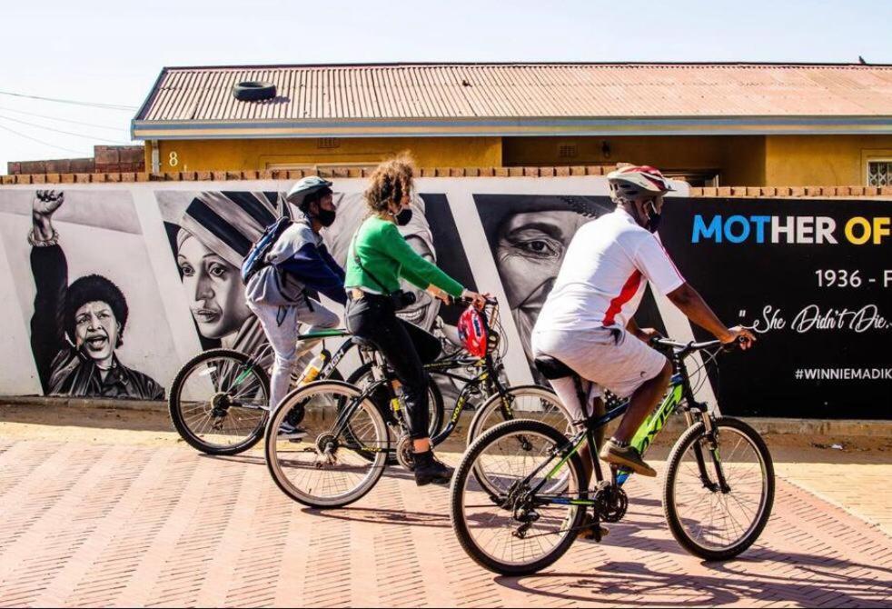 Authentic Bicycle Tours And Backpackers Hostel Soweto Bagian luar foto