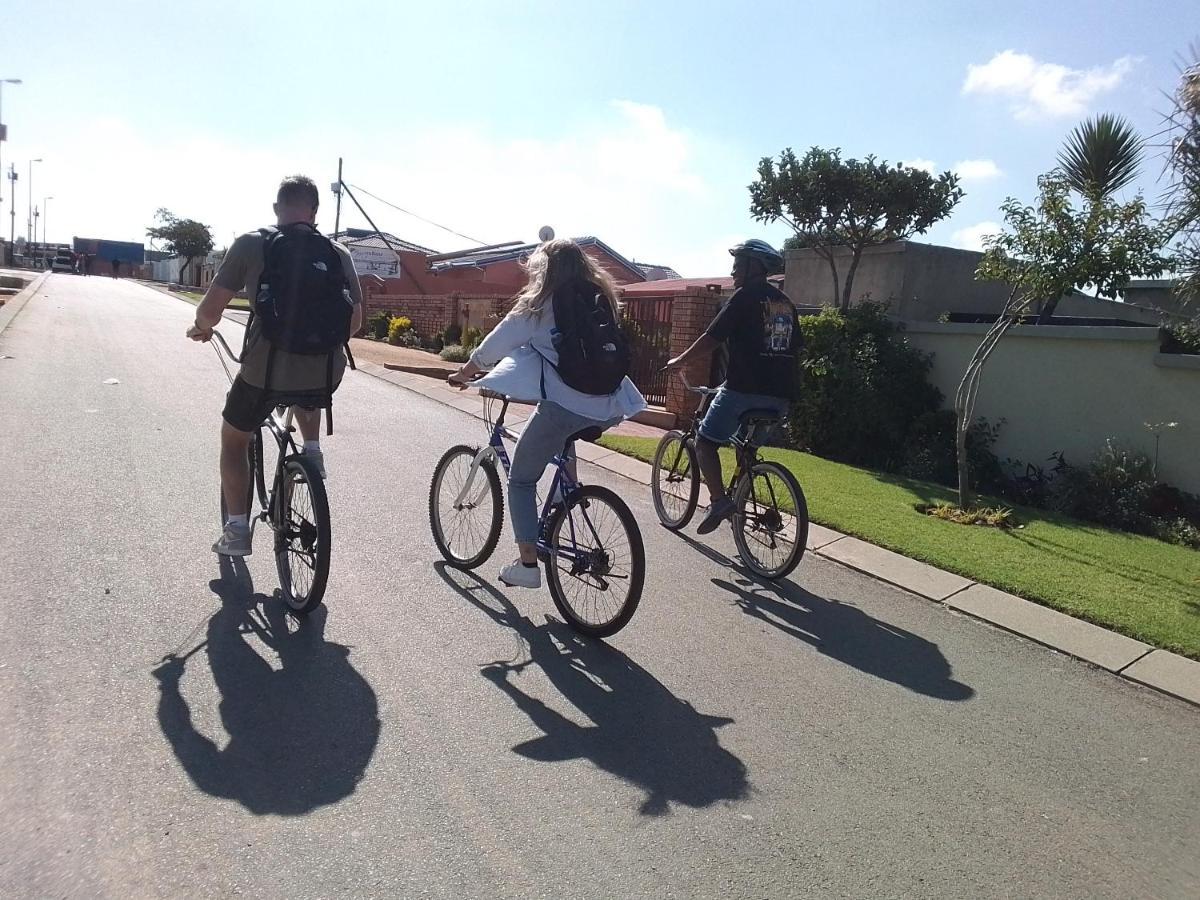 Authentic Bicycle Tours And Backpackers Hostel Soweto Bagian luar foto