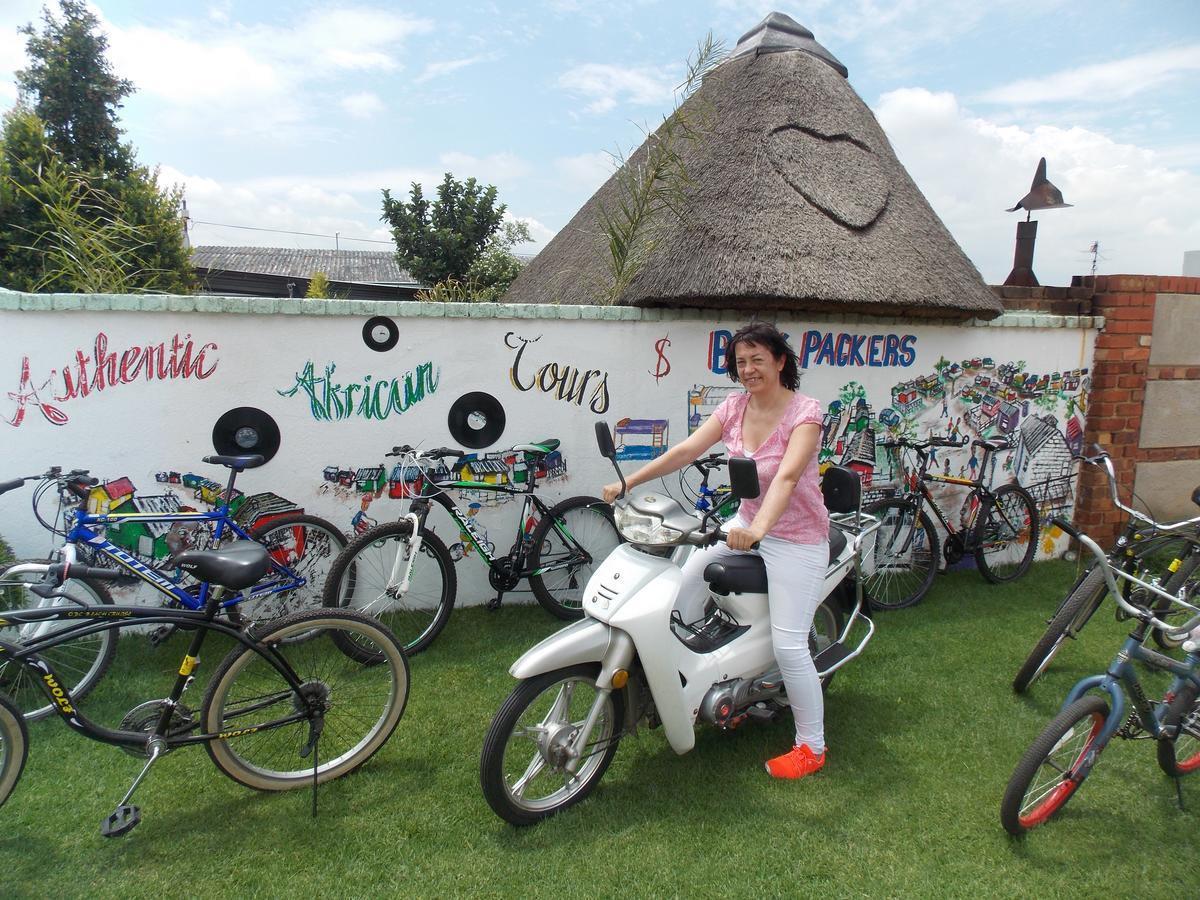 Authentic Bicycle Tours And Backpackers Hostel Soweto Bagian luar foto