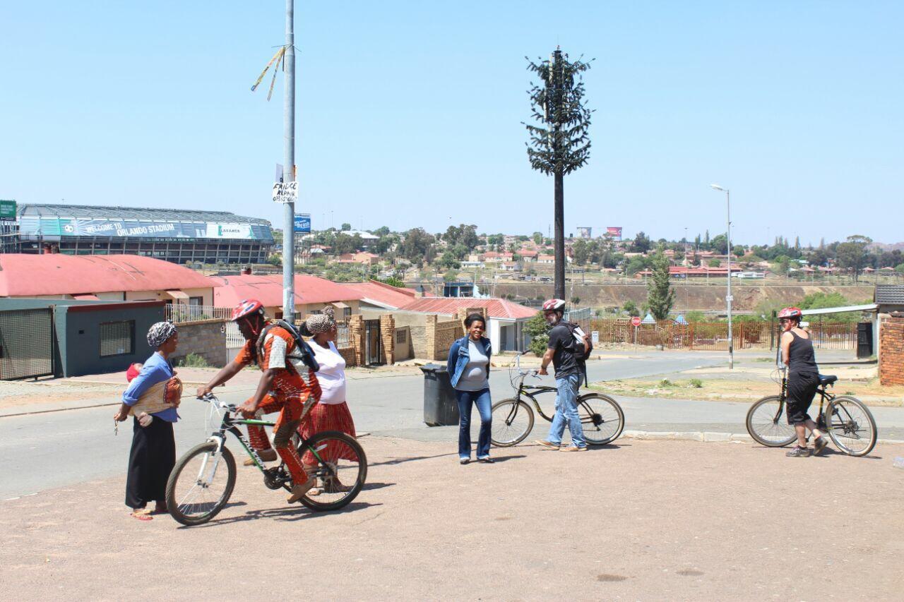 Authentic Bicycle Tours And Backpackers Hostel Soweto Bagian luar foto