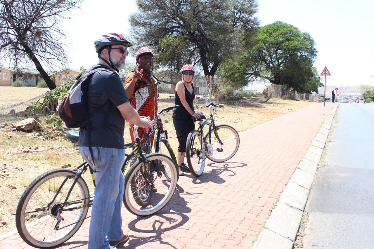 Authentic Bicycle Tours And Backpackers Hostel Soweto Bagian luar foto