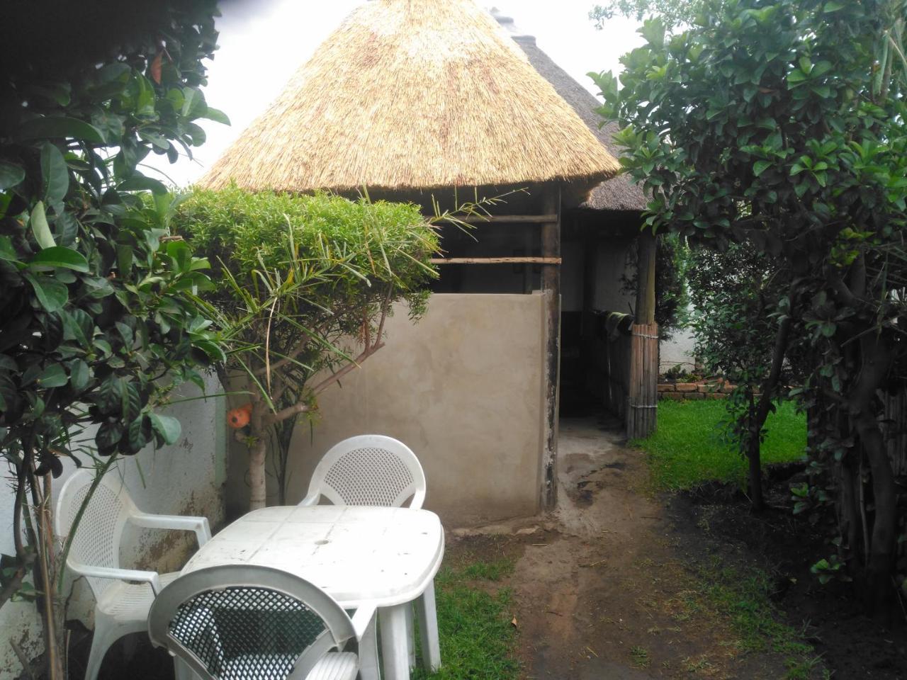 Authentic Bicycle Tours And Backpackers Hostel Soweto Bagian luar foto
