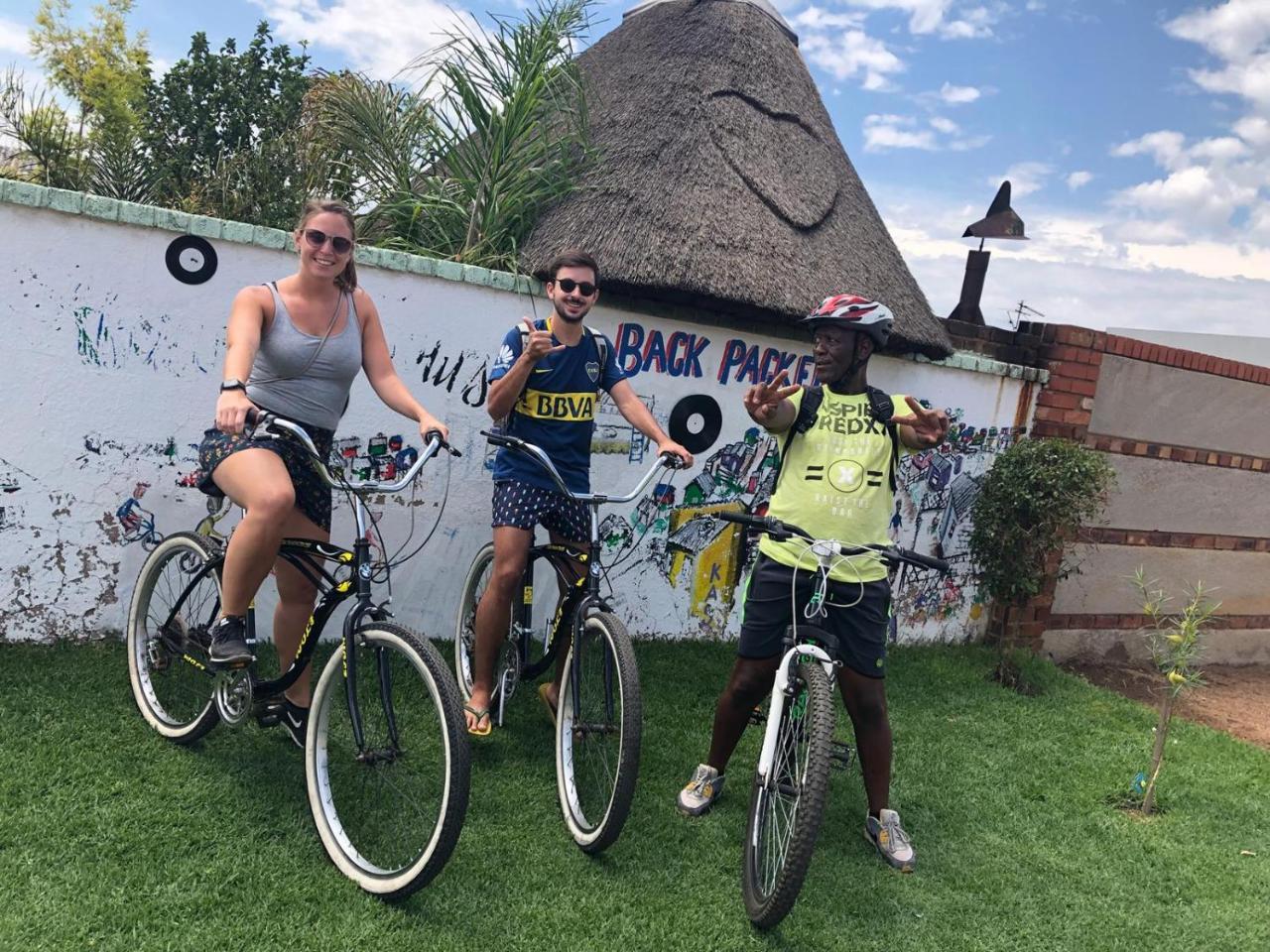 Authentic Bicycle Tours And Backpackers Hostel Soweto Bagian luar foto