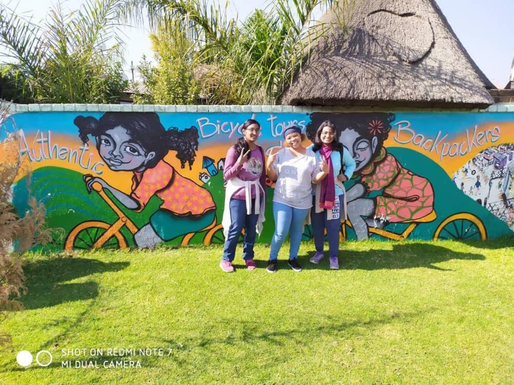 Authentic Bicycle Tours And Backpackers Hostel Soweto Bagian luar foto